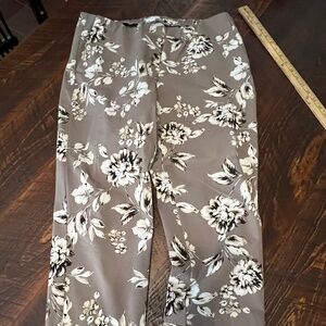 J. Jill Premium Bi-Stretch Pull-On Ankle Pants in Tan Floral, Women's 14